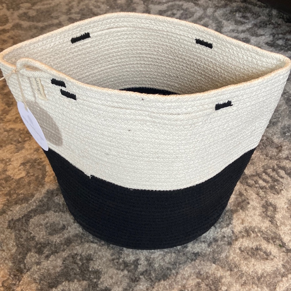 Mia melange foldable basket NWT